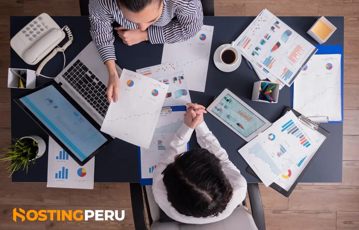 Diseñar un plan de negocios adecuado ayuda a estructurar ideas y organizar los recursos necesarios para convertir una idea en una empresa sostenible.